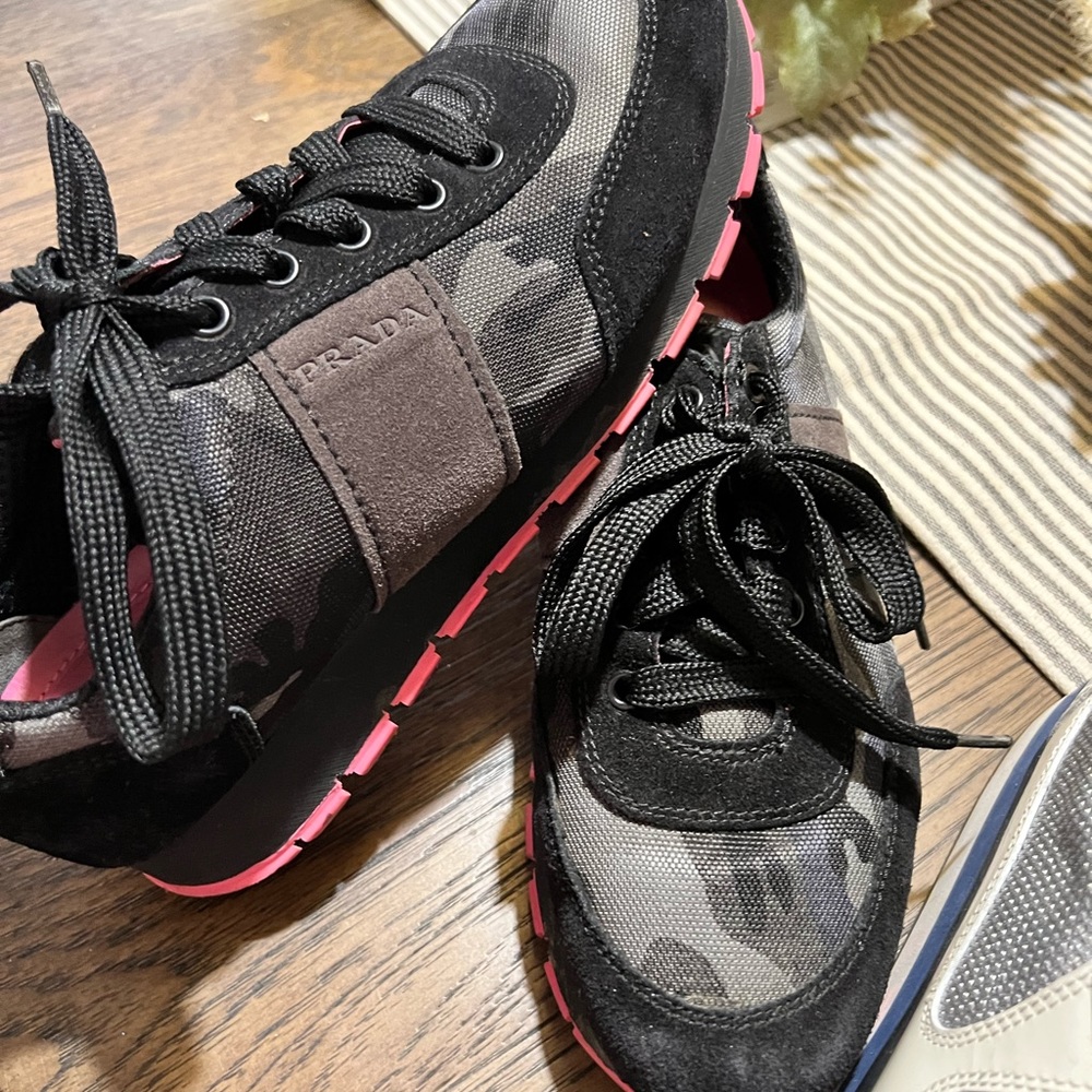 Prada sneakers size 39 - Picture 6 of 8